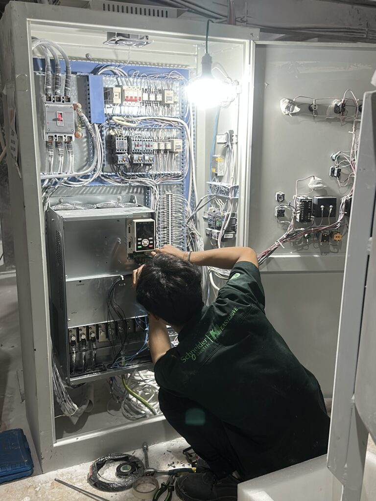 Inverter Easydrive GT200 Series untuk Mesin Extruder